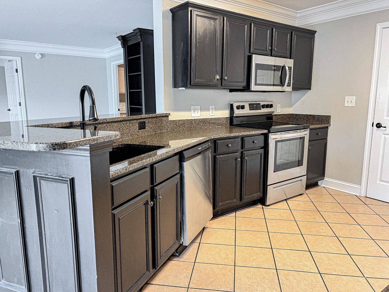 1066 Great Lakes Circle Photo 10