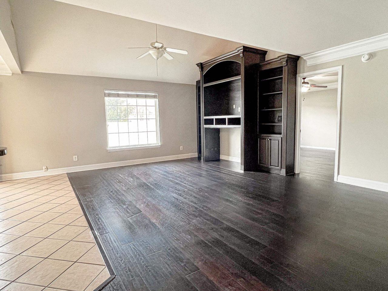 1066 Great Lakes Circle Photo 2