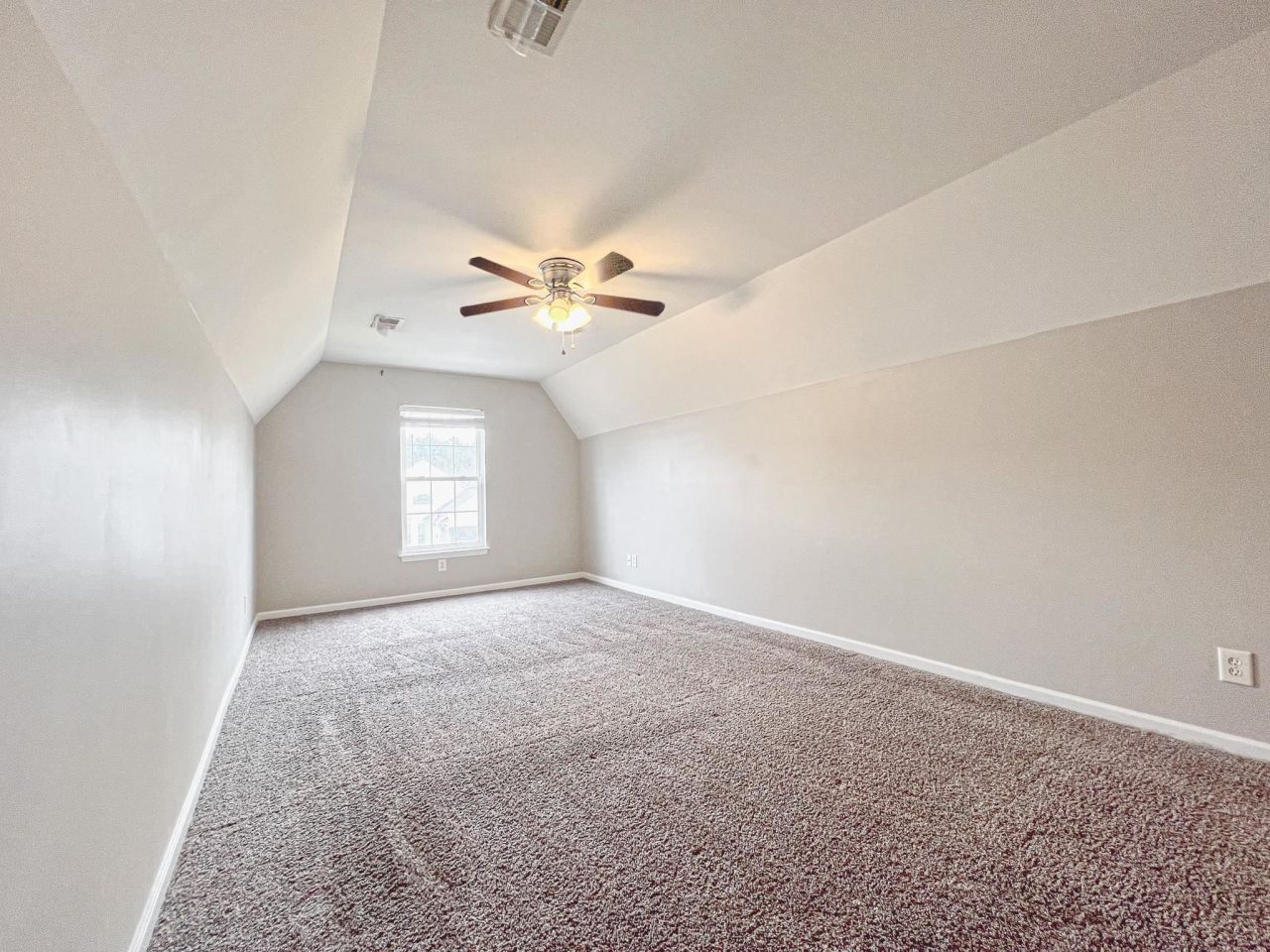 1066 Great Lakes Circle Photo 26