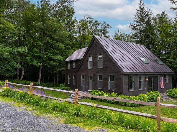 211 Abnaki Trace, Hartford, VT 05059