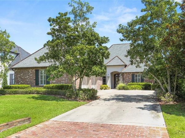 612 PELICAN CREST Street , Belle Chasse, LA 70037