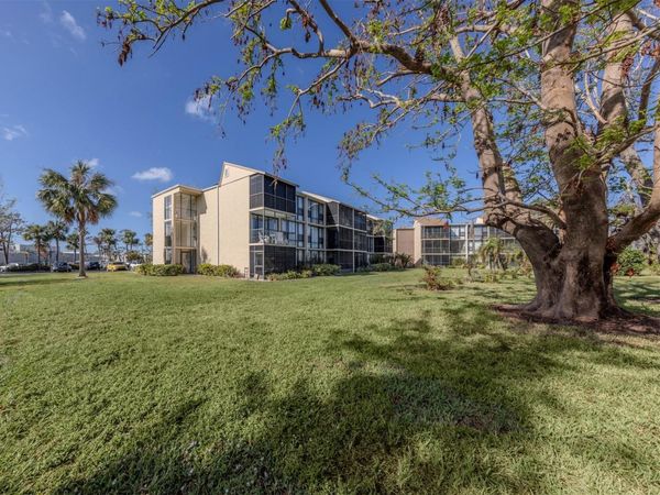 618 BIRD BAY DRIVE S, Unit 216, VENICE, FL 34285