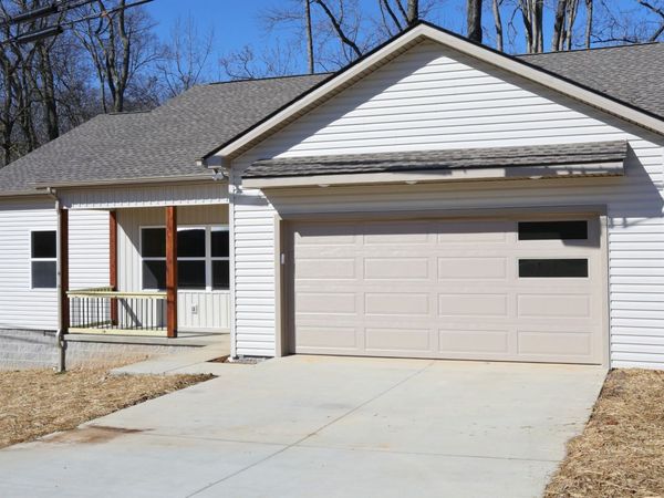 8634 Holmes Creek Road, Smithville, TN 37166