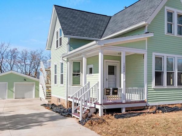 1222 S MONROE AVENUE, Green Bay, WI 54301