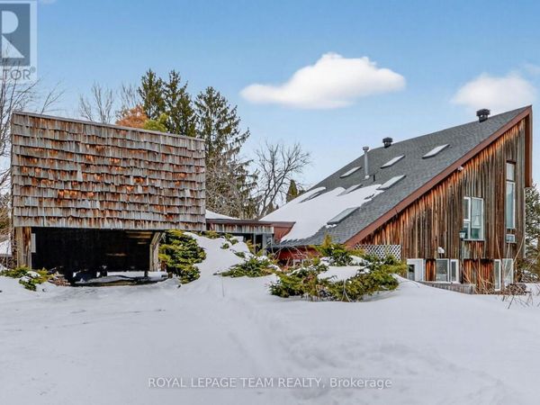 5965 Rideau Valley Drive North, Ottawa, ON K4M1B3