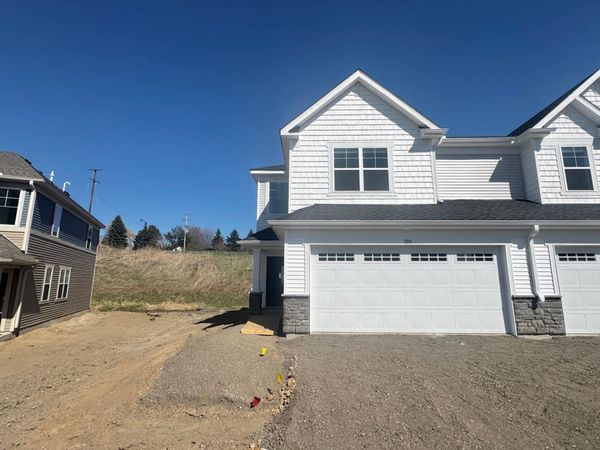 190 Huntington Drive, Waconia, MN 55387