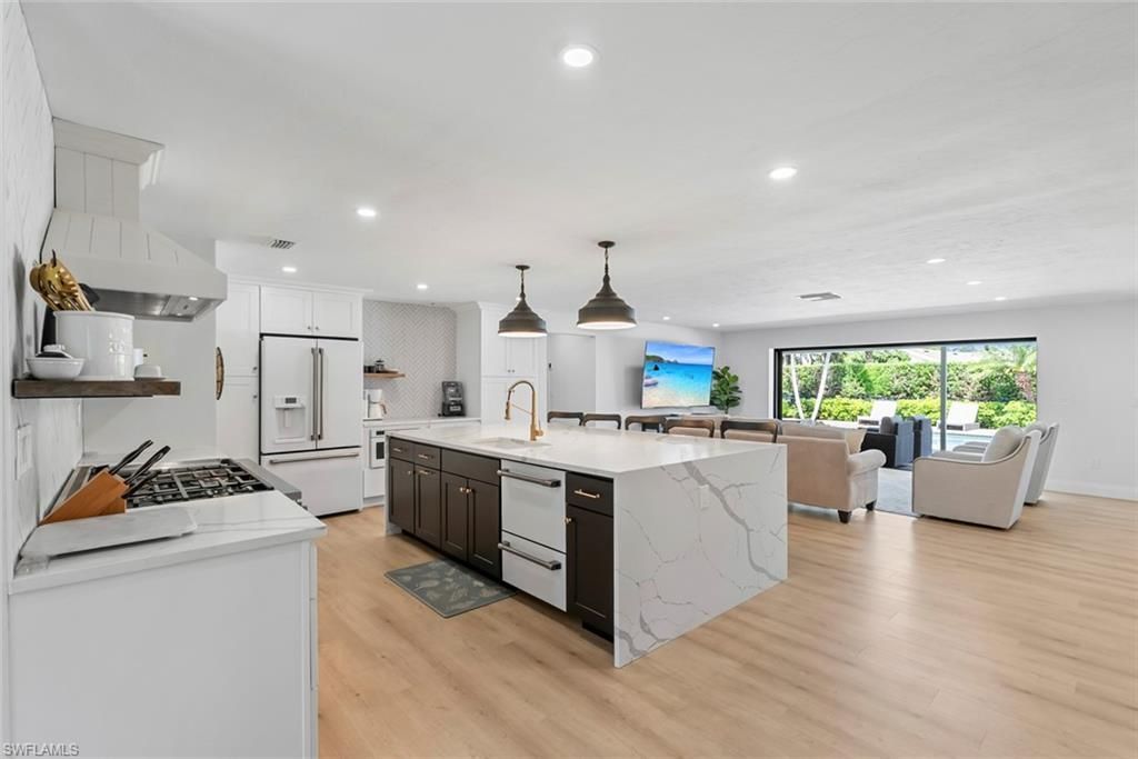 4222 Crayton Rd, Naples, FL 34103 Photo