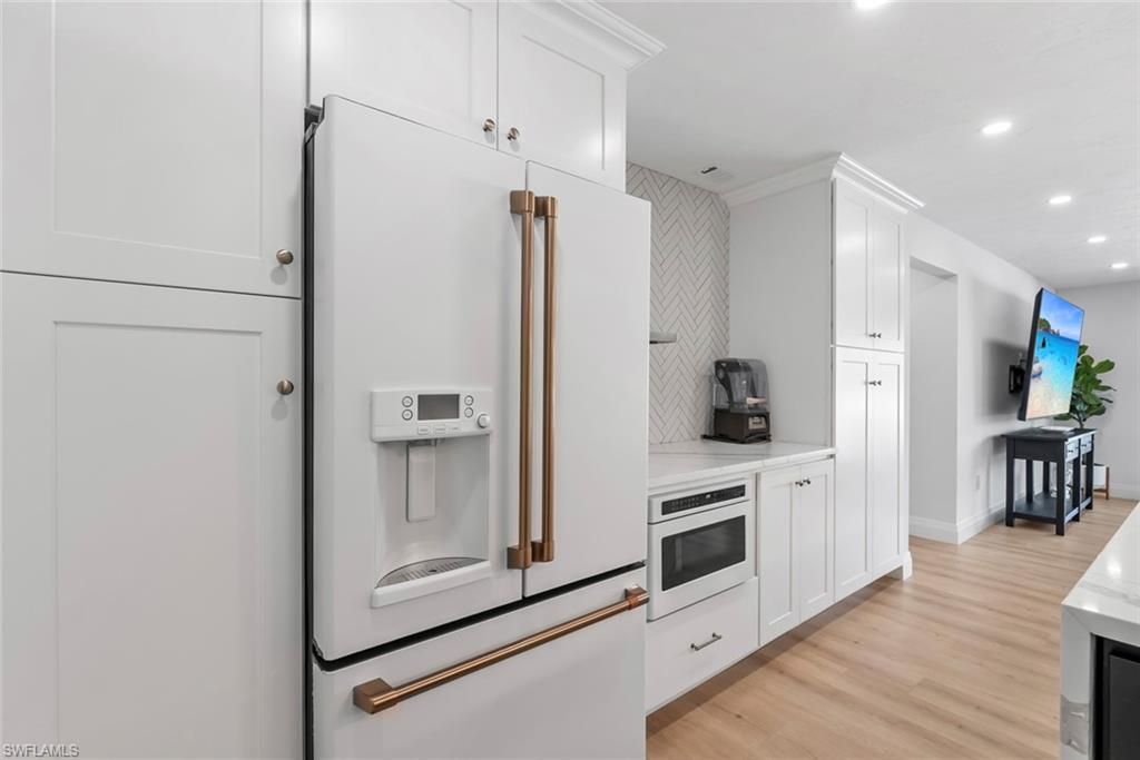 4222 Crayton Rd, Naples, FL 34103 Photo