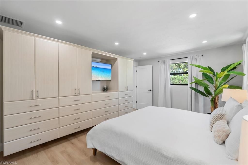 4222 Crayton Rd, Naples, FL 34103 Photo