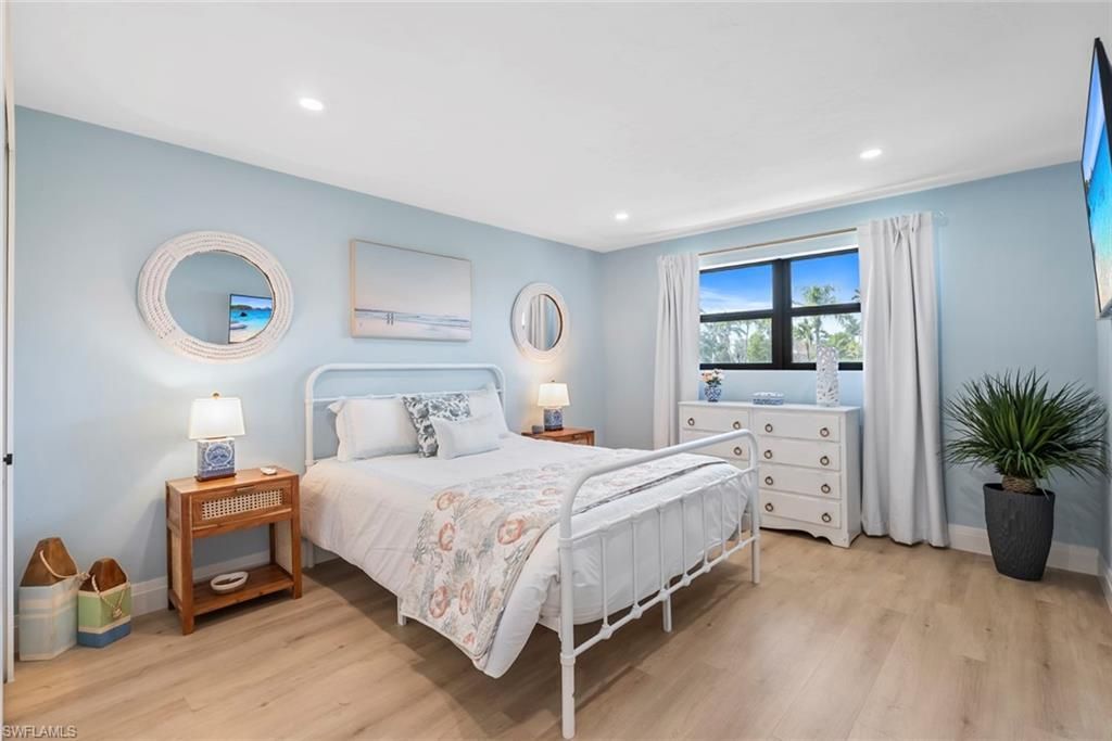 4222 Crayton Rd, Naples, FL 34103 Photo