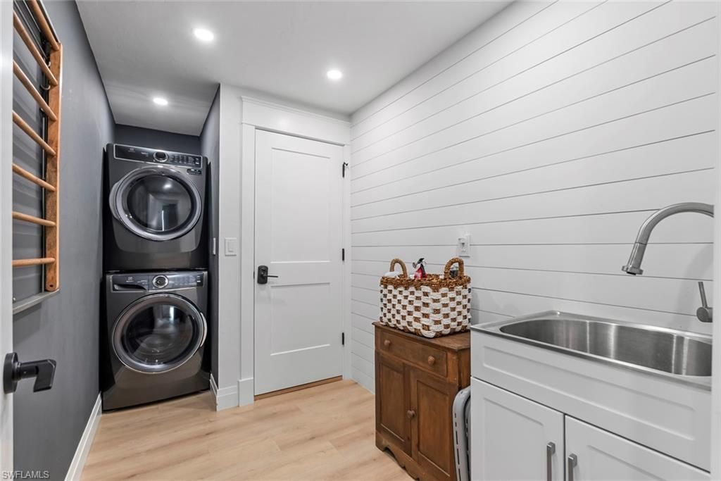 4222 Crayton Rd, Naples, FL 34103 Photo