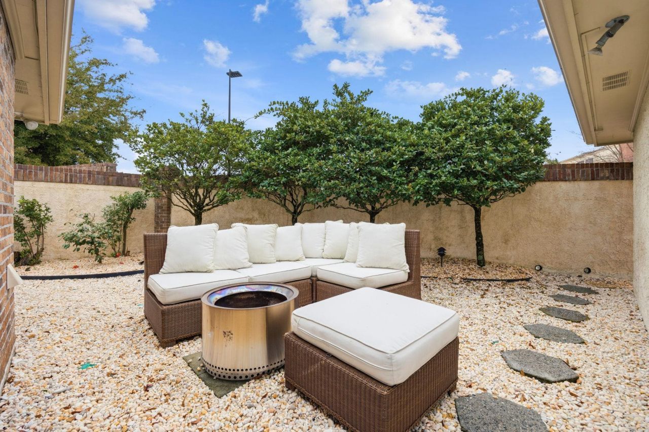 12 Valencia Circle Photo 44