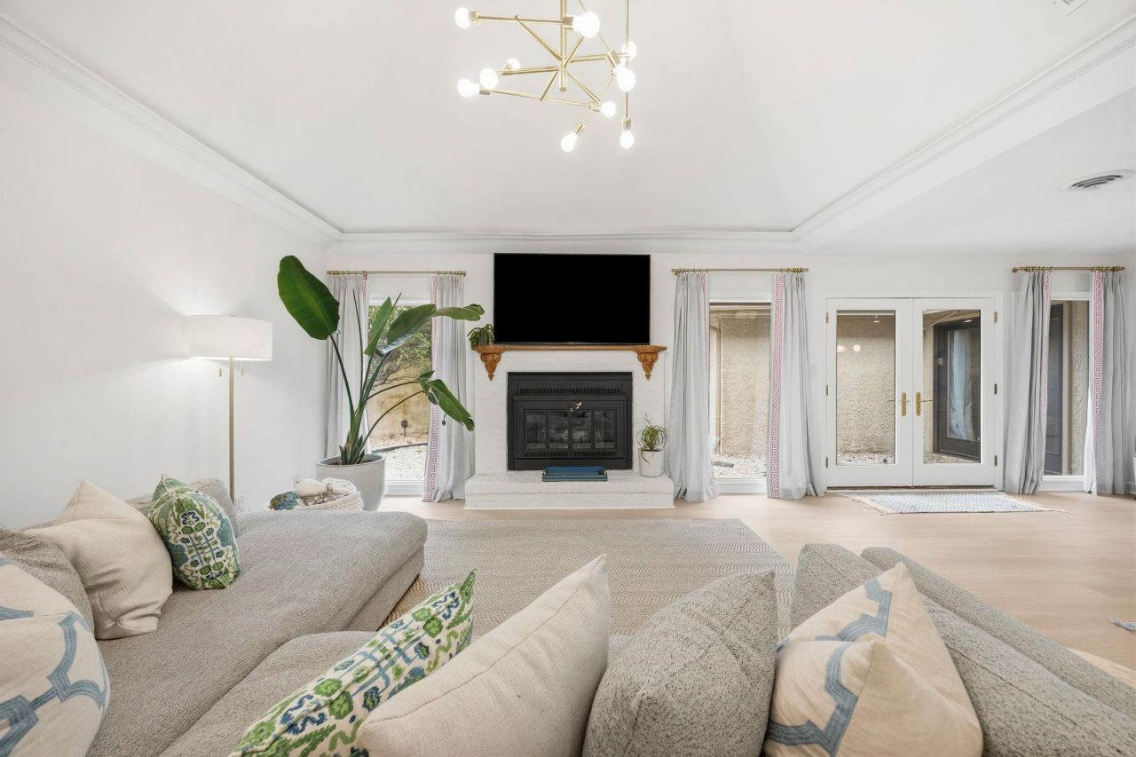 12 Valencia Circle Photo 9