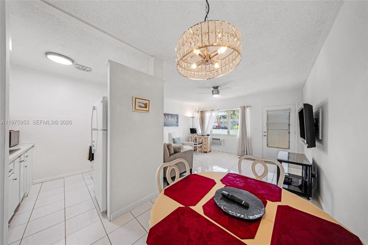 1015 SW 11th Ave, Unit 5K, Hallandale Beach, FL 33009 Photo