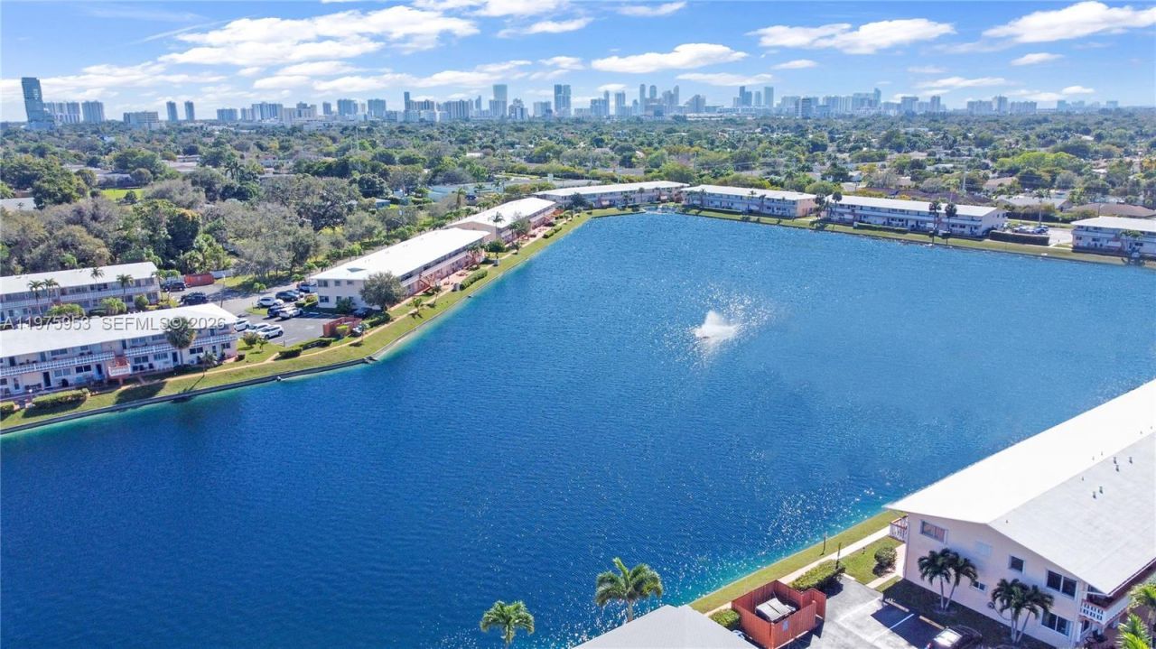 1015 SW 11th Ave, Unit 5K, Hallandale Beach, FL 33009 Photo