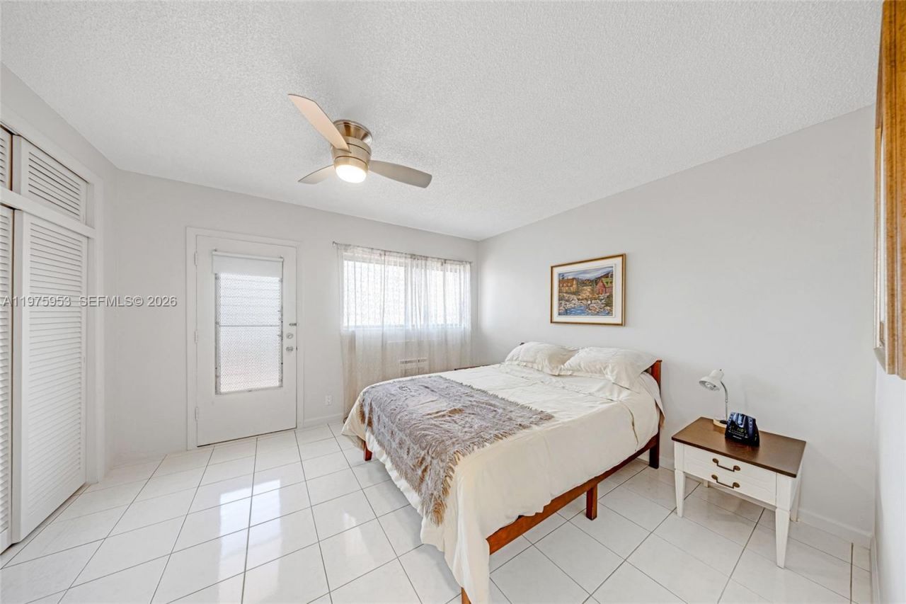 1015 SW 11th Ave, Unit 5K, Hallandale Beach, FL 33009 Photo