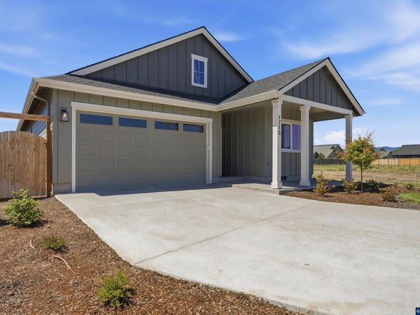 1715 SE Hankel St, Dallas, OR 97338