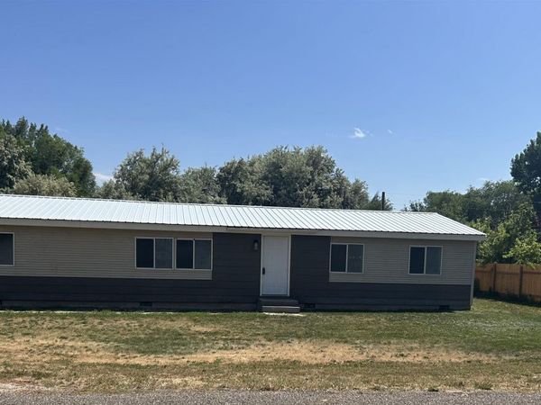 487 W 45 North, Burley, ID 83318