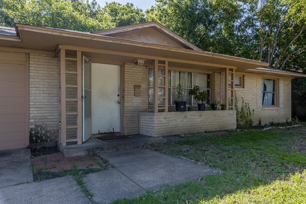 1913 Terry Drive, Grand Prairie, TX 75051 Main Photo