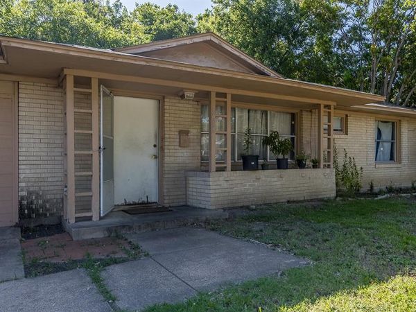 1913 Terry Drive, Grand Prairie, TX 75051