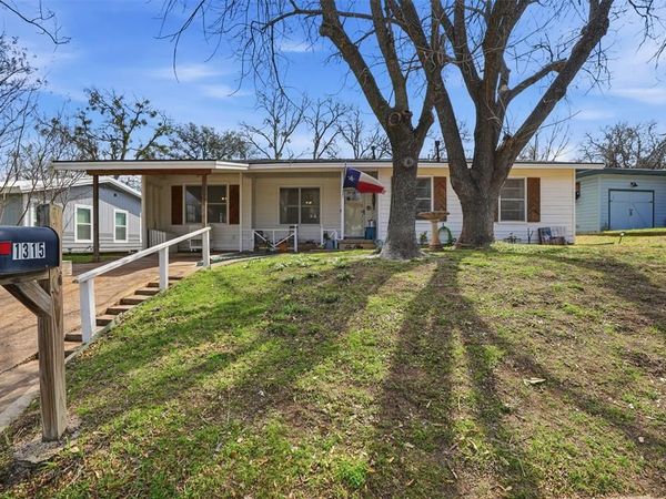 1315 Lamar Street S, Weatherford, TX 76086