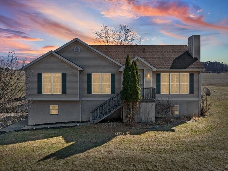 10240 Manor Road NE, Minerva, OH 44657 Photo 1