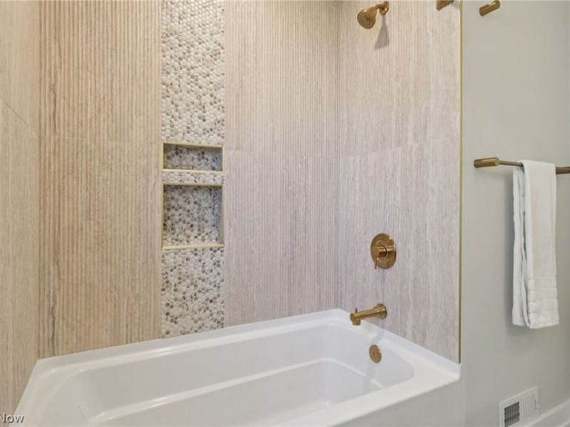 3798 Grosvenor Road , South Euclid, OH 44118 Photo 22