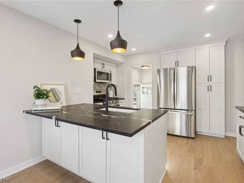 3798 Grosvenor Road , South Euclid, OH 44118 Photo 9