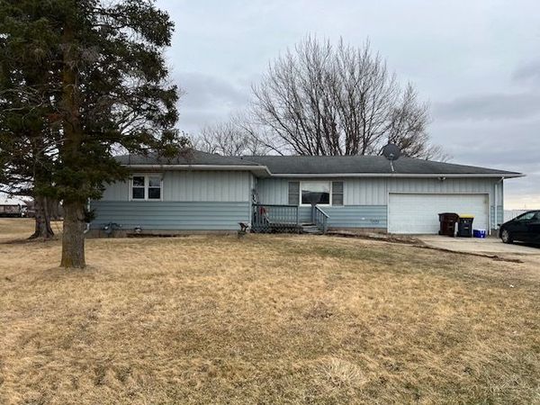 2585 S Van Brocklyn Road , Freeport, IL 61032