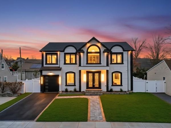 143 Farmedge Road , Levittown, NY 11756