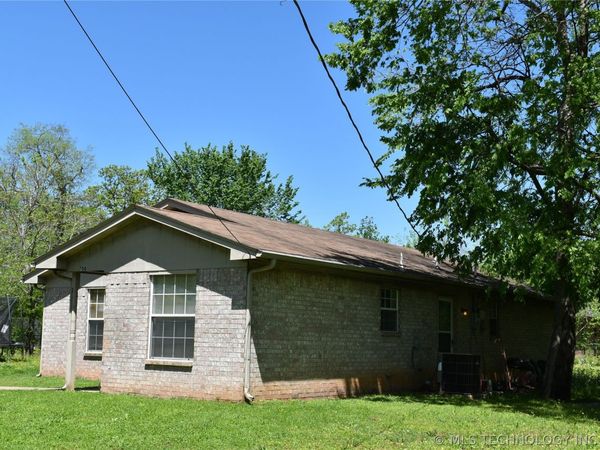 708 W Sterret Street , Hugo, OK 74743