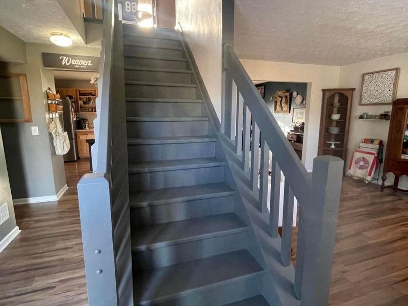 547 Davidson Drive , Ashville, OH 43103 Photo 2