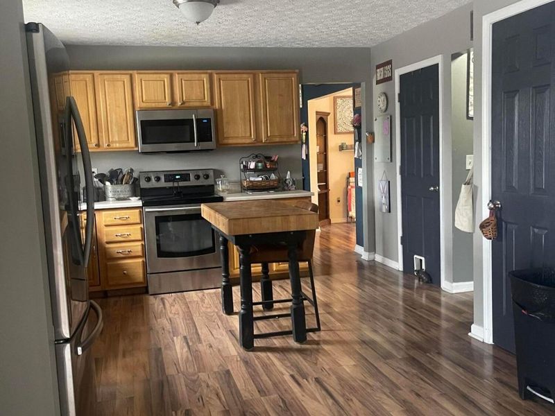 547 Davidson Drive , Ashville, OH 43103 Photo 9