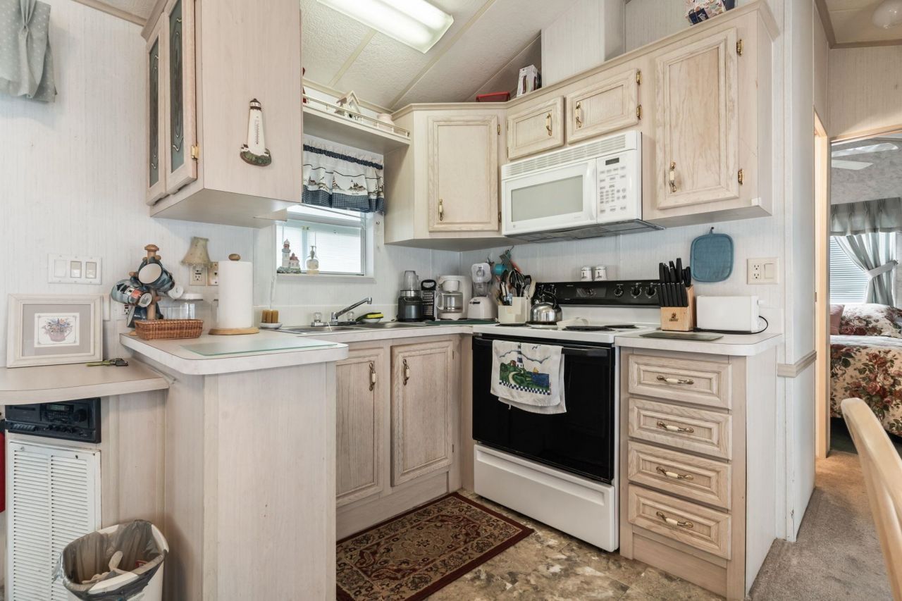 9700 Kings Rd.  Photo 12