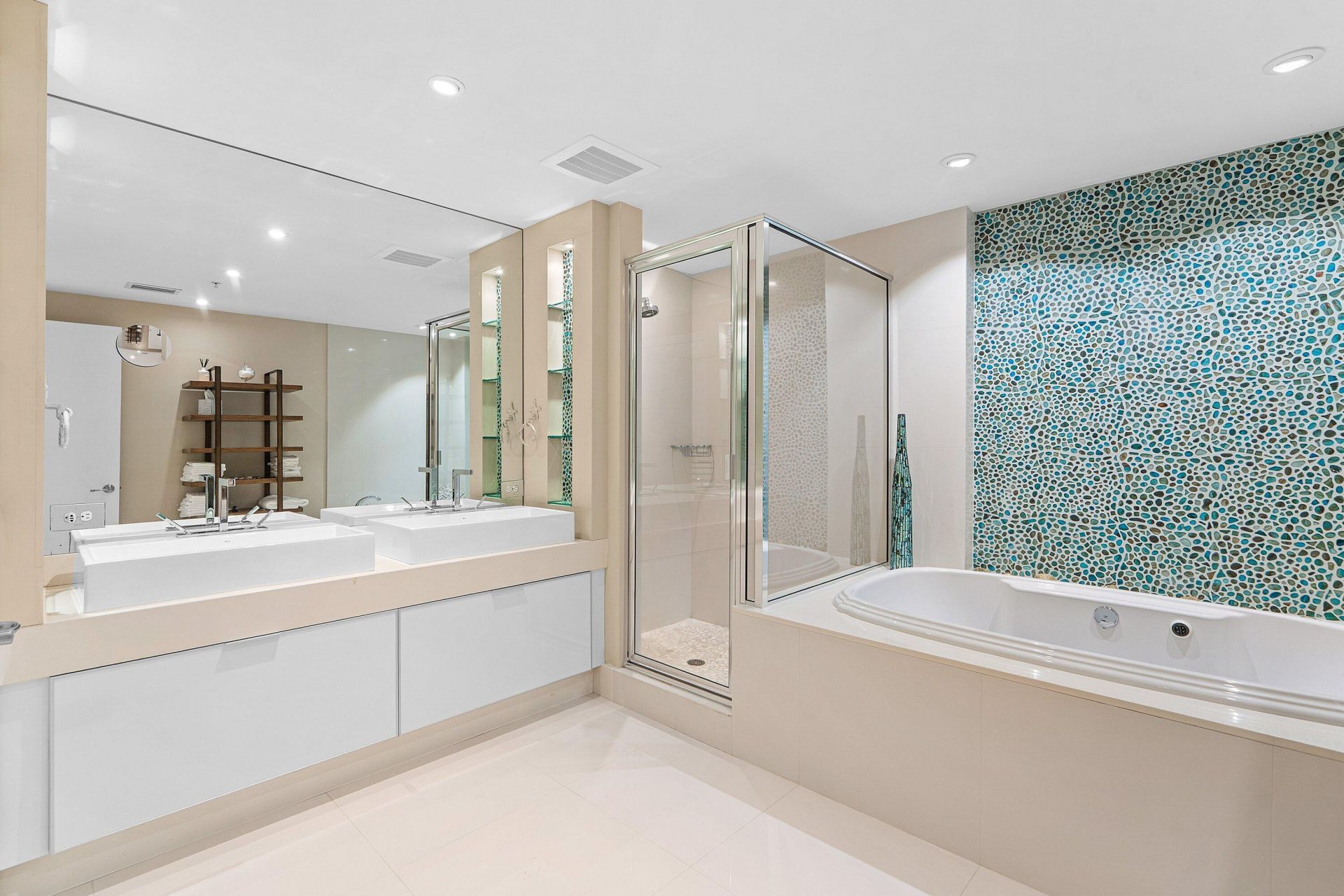 155 S Ocean Avenue, Unit 303, Palm Beach Shores, FL 33404 Photo