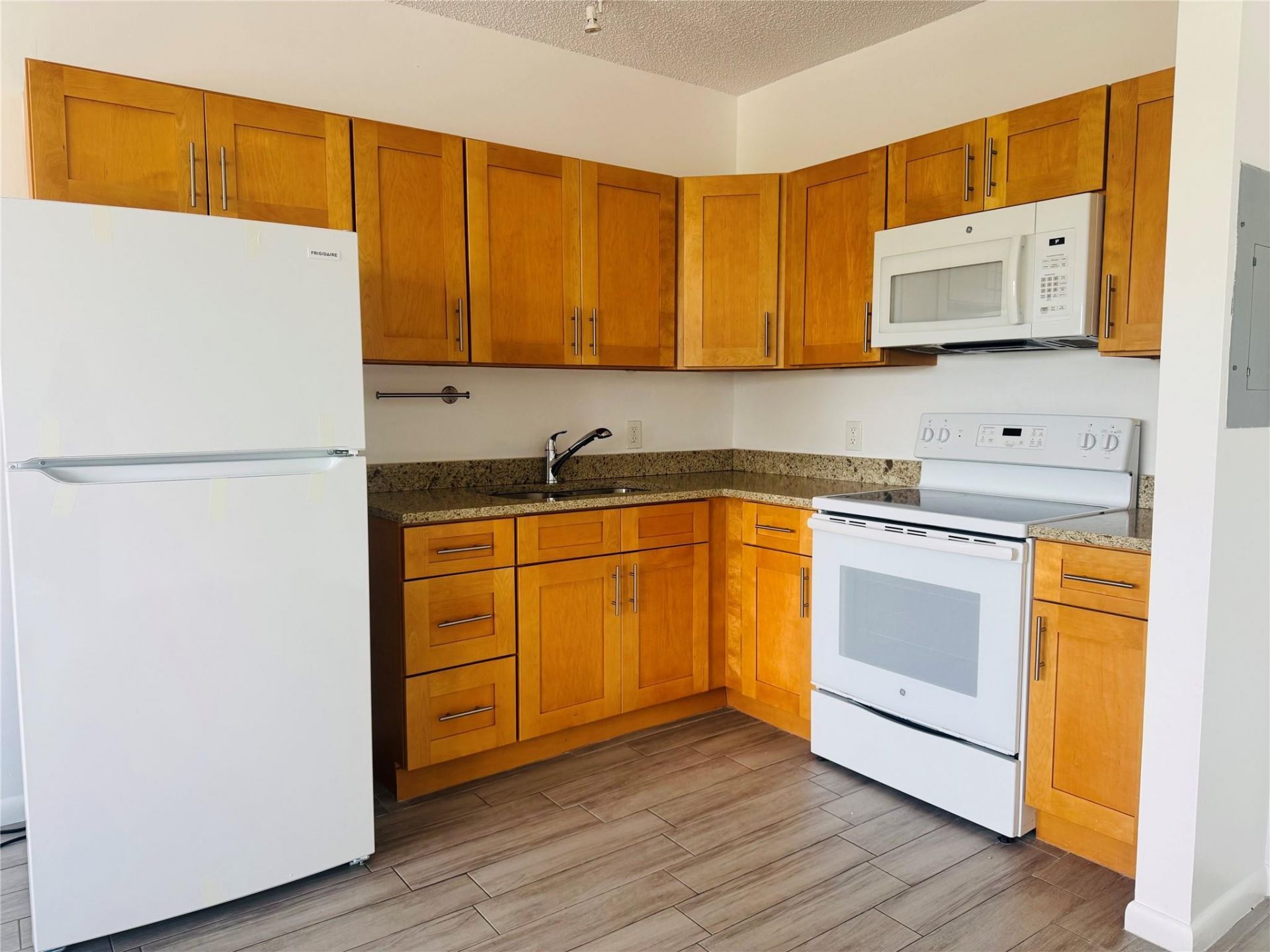 229 E Commercial Boulevard, Unit 2, Lauderdale by the Sea, FL 33308 Photo