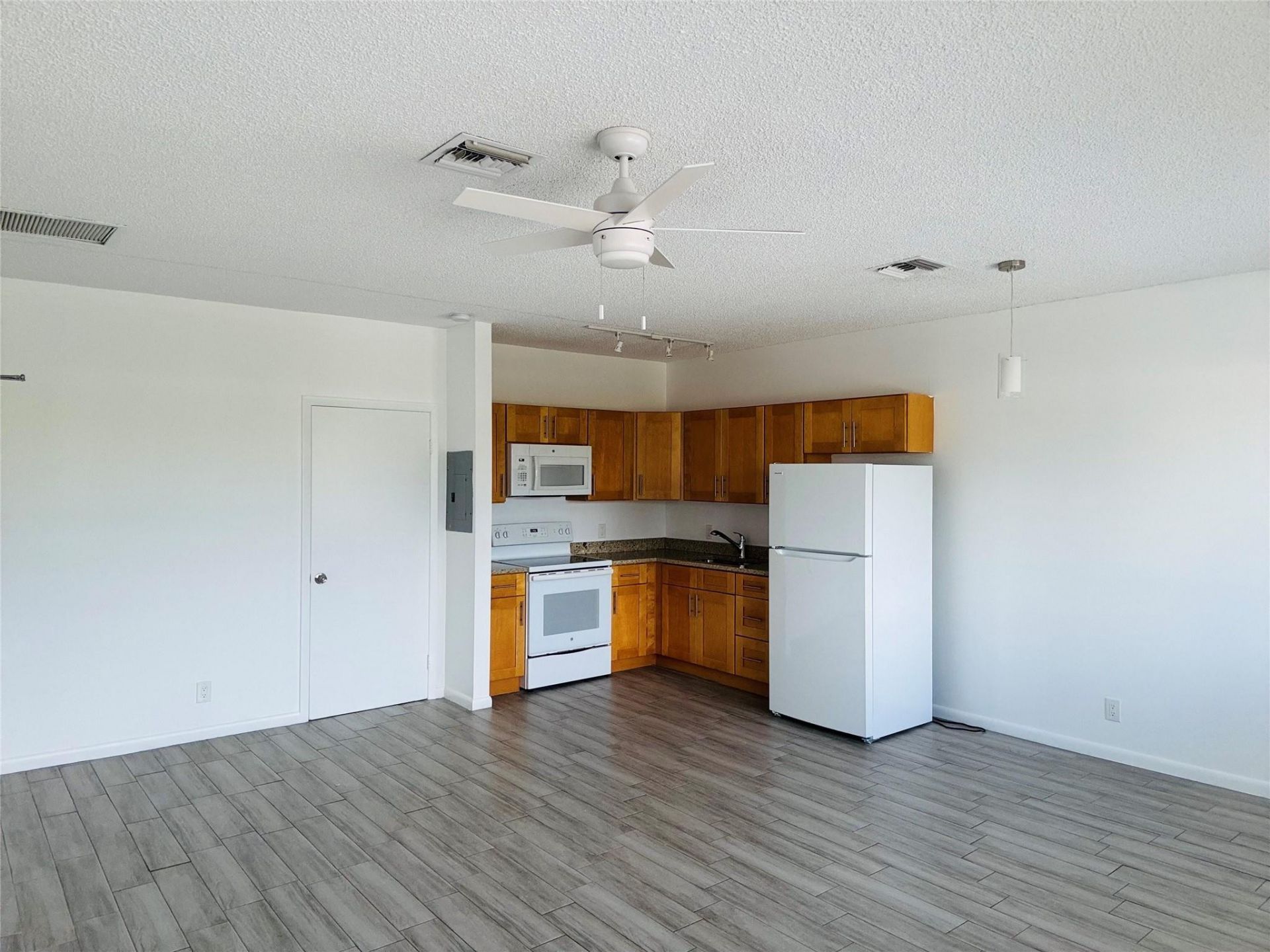 229 E Commercial Boulevard, Unit 2, Lauderdale by the Sea, FL 33308 Photo