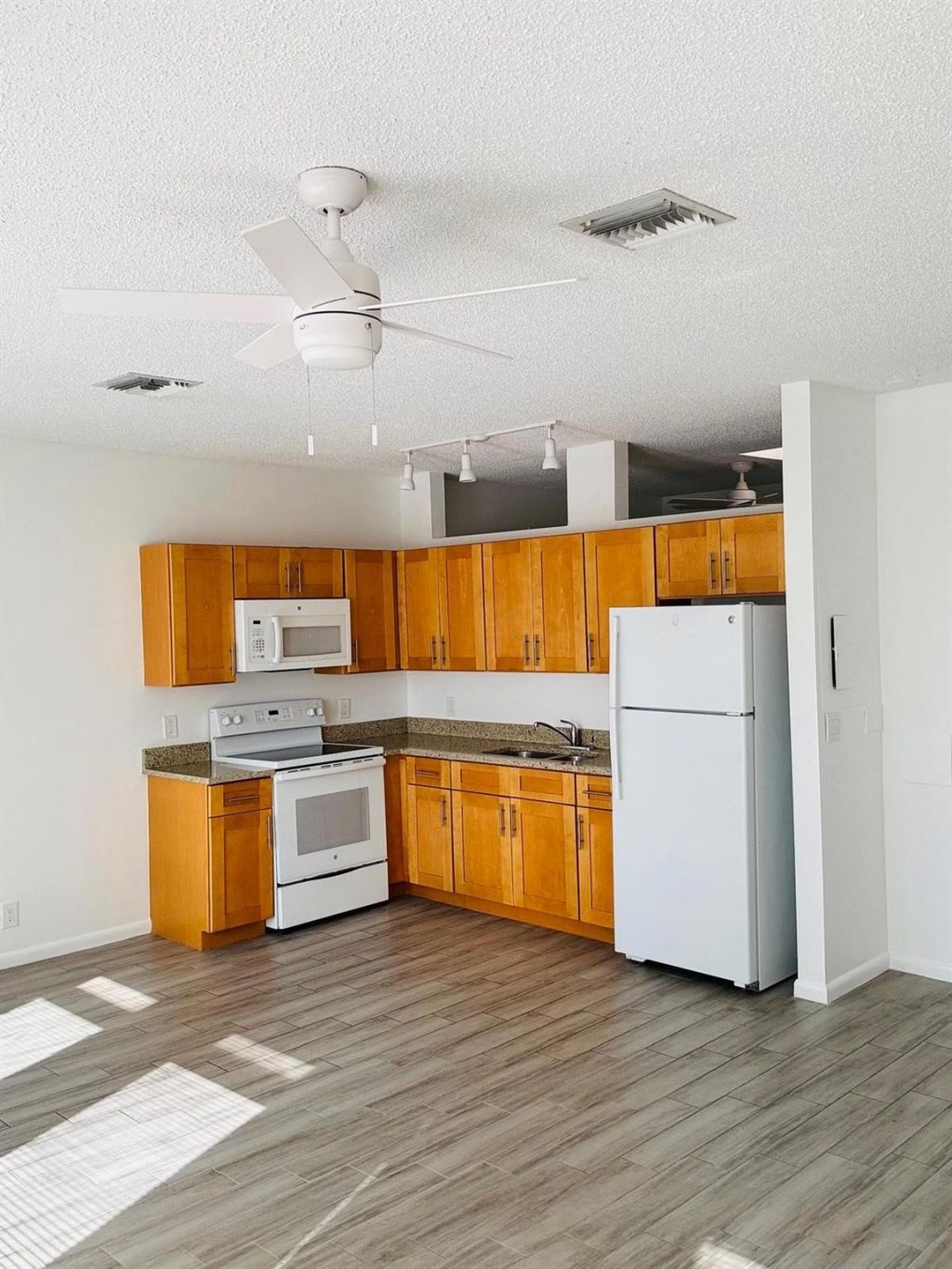 229 Commercial Boulevard, Unit 3, Lauderdale by the Sea, FL 33308 Photo