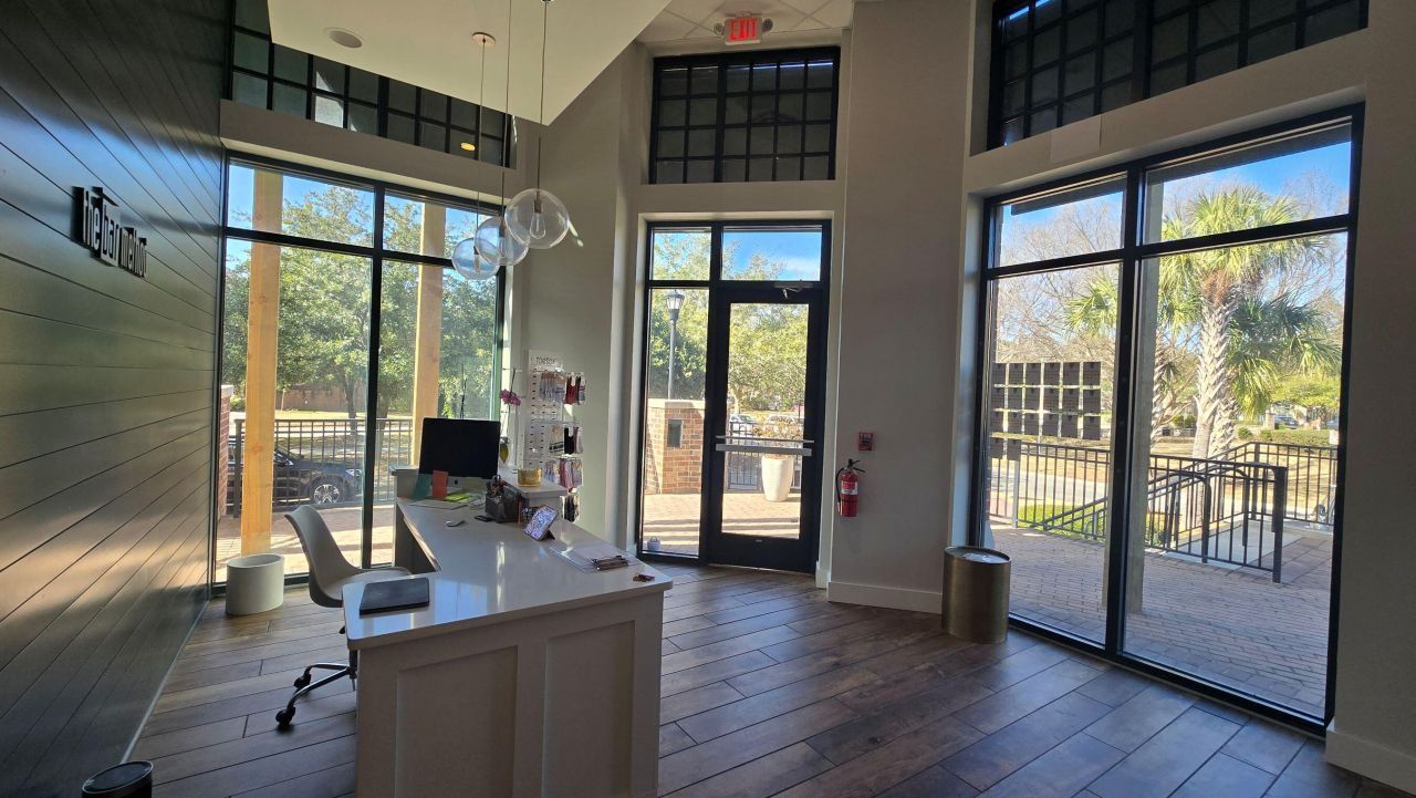 211 River Landing Drive Photo 4