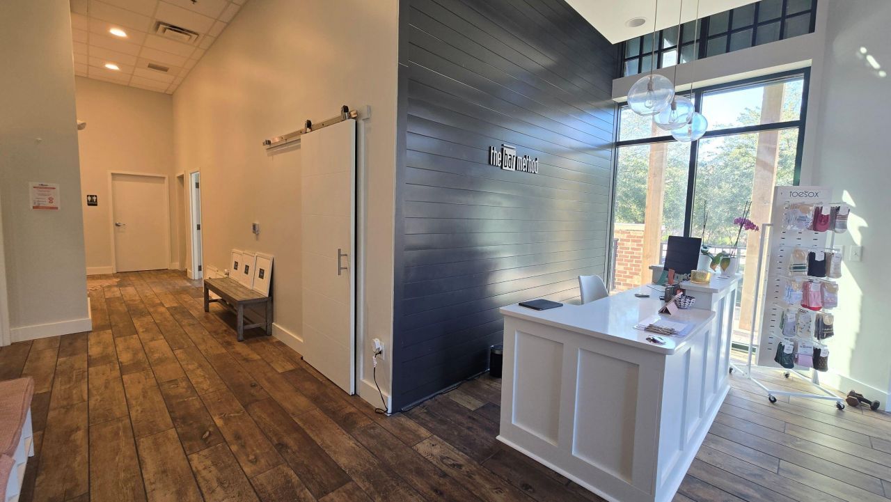 211 River Landing Drive Photo 5