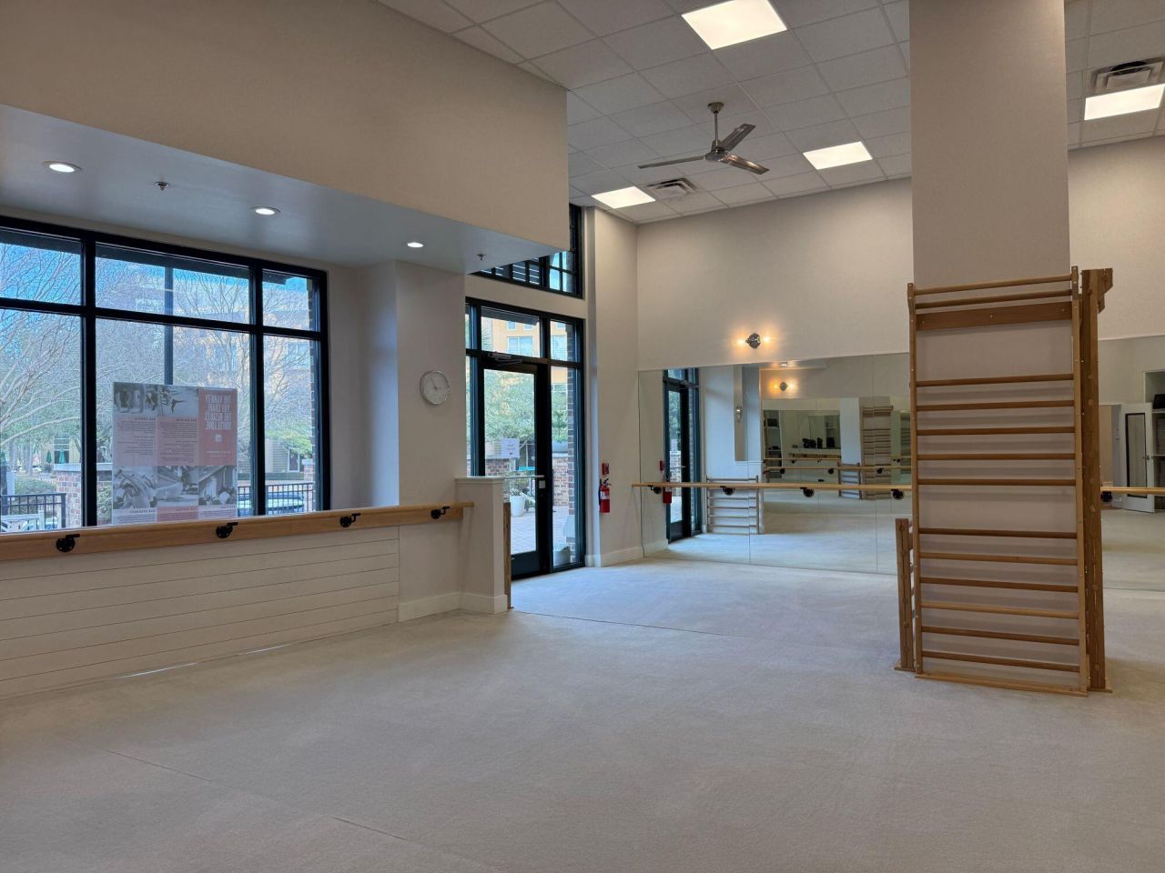 211 River Landing Drive Photo 6