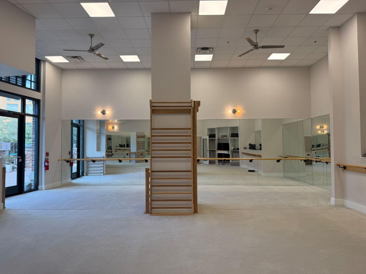 211 River Landing Drive Photo 7