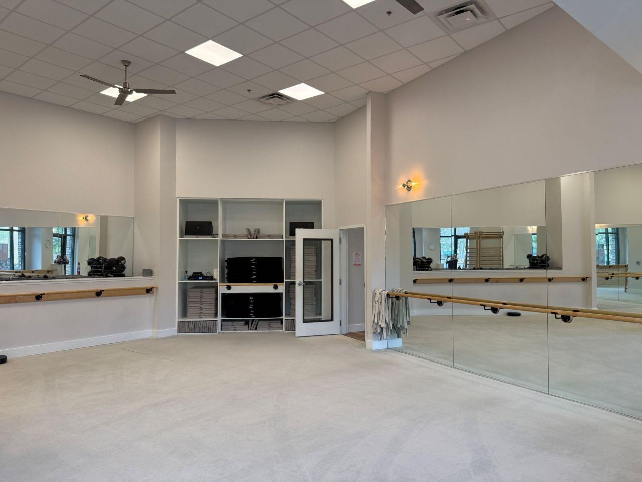 211 River Landing Drive Photo 9