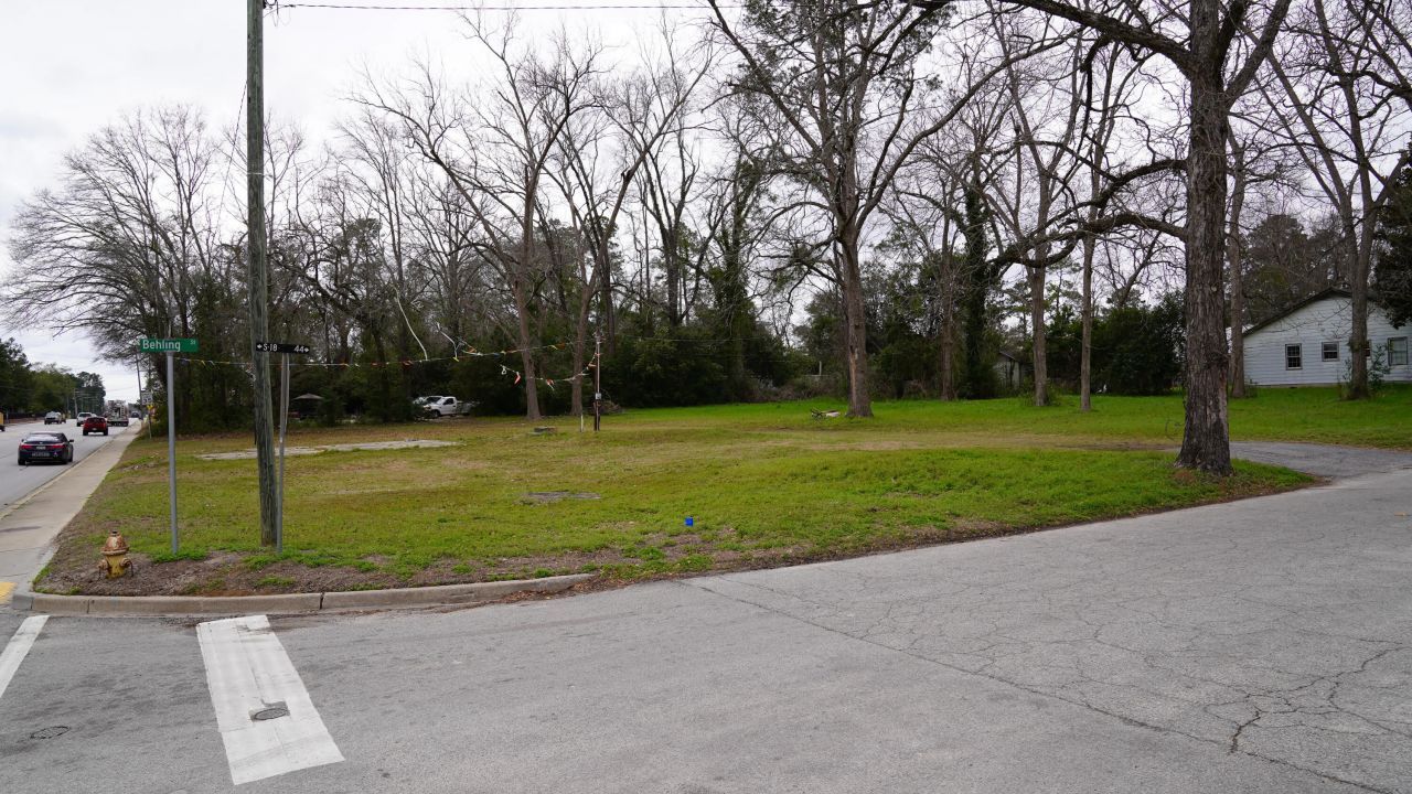 5636 Memorial Boulevard  Photo 8