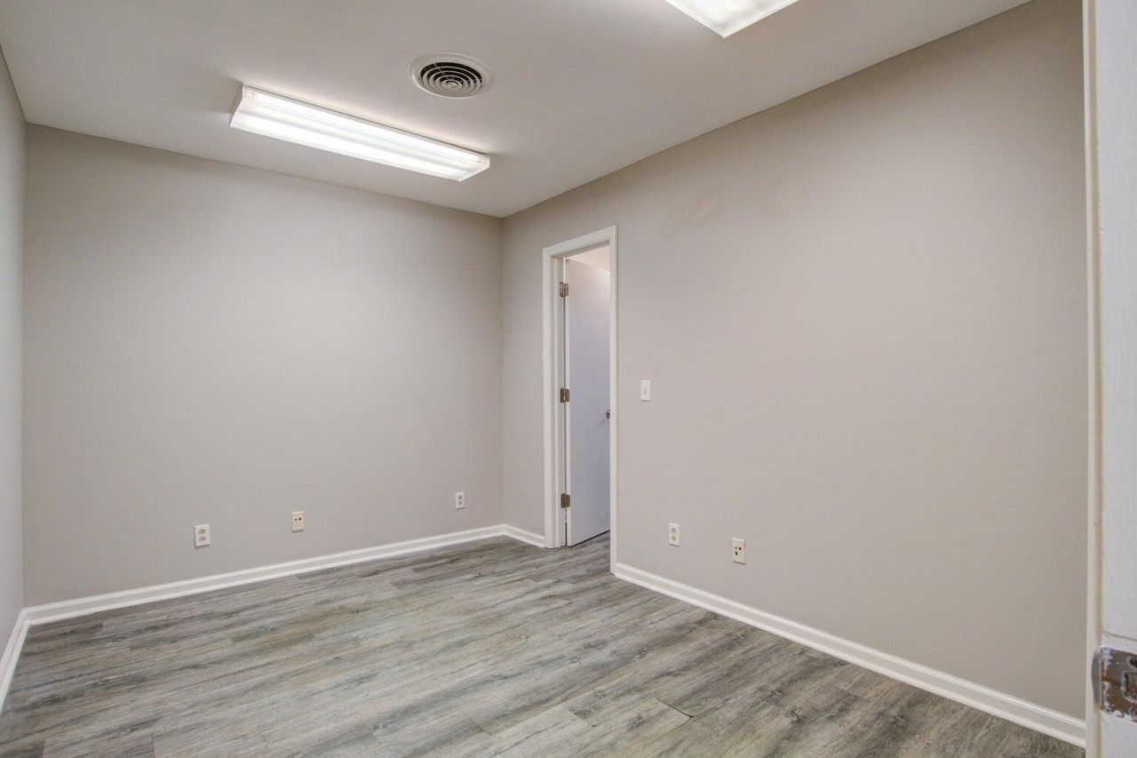 137 Cedar Drive  Photo 11