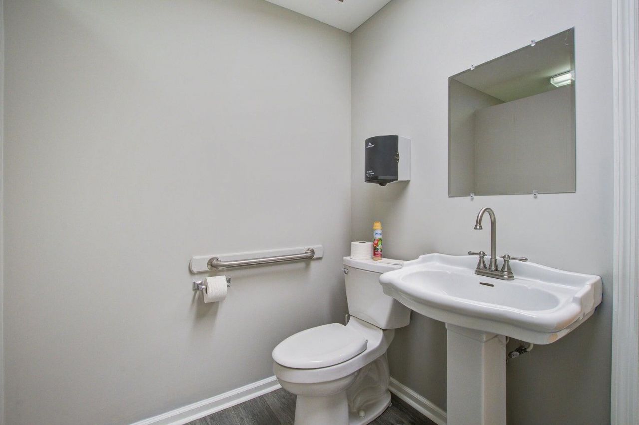 137 Cedar Drive  Photo 5