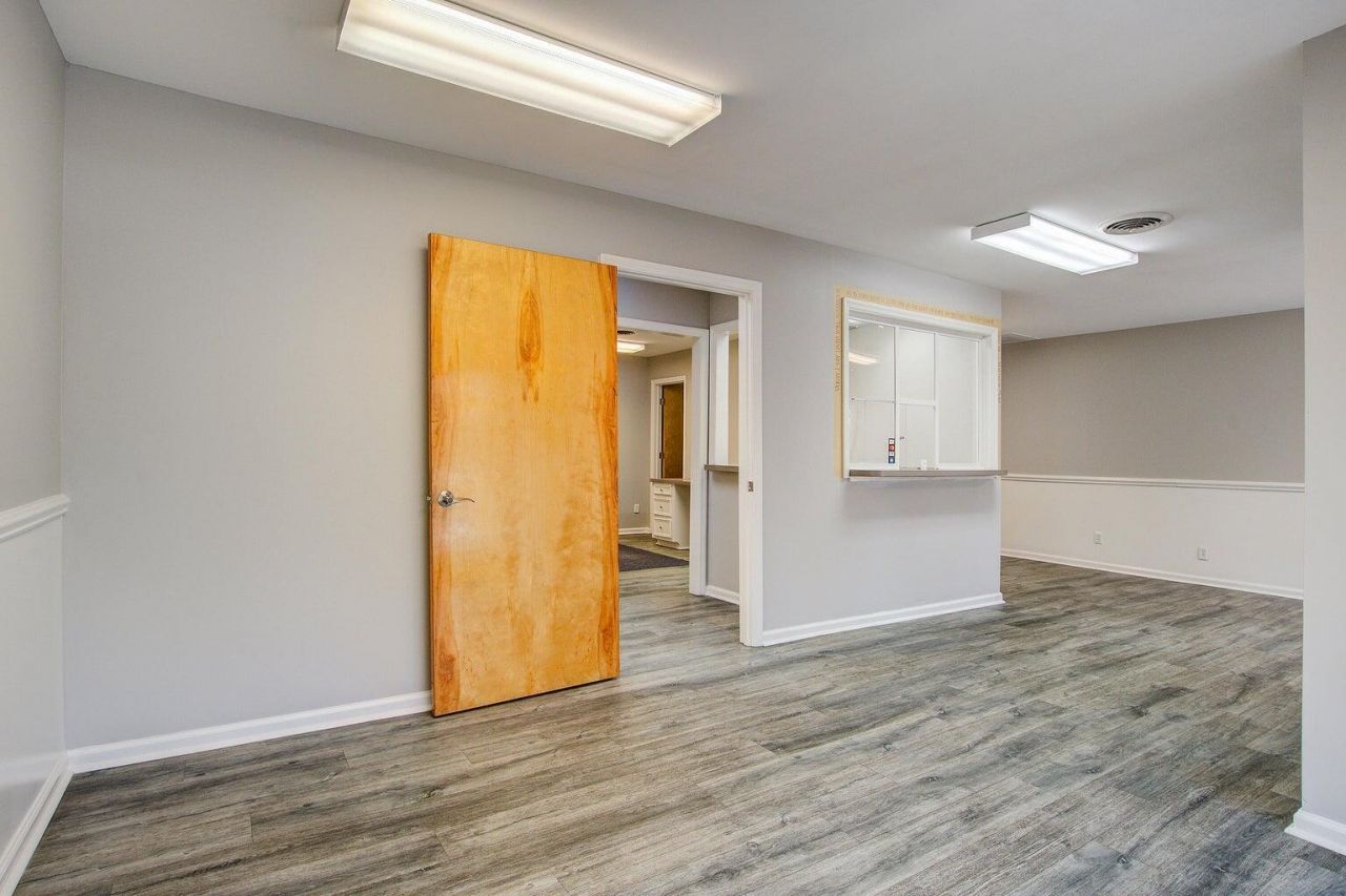 137 Cedar Drive  Photo 8