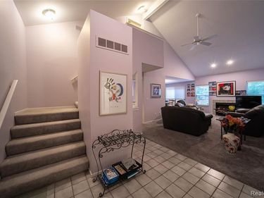 2090 Pleasant Drive , Commerce Twp, MI 48390