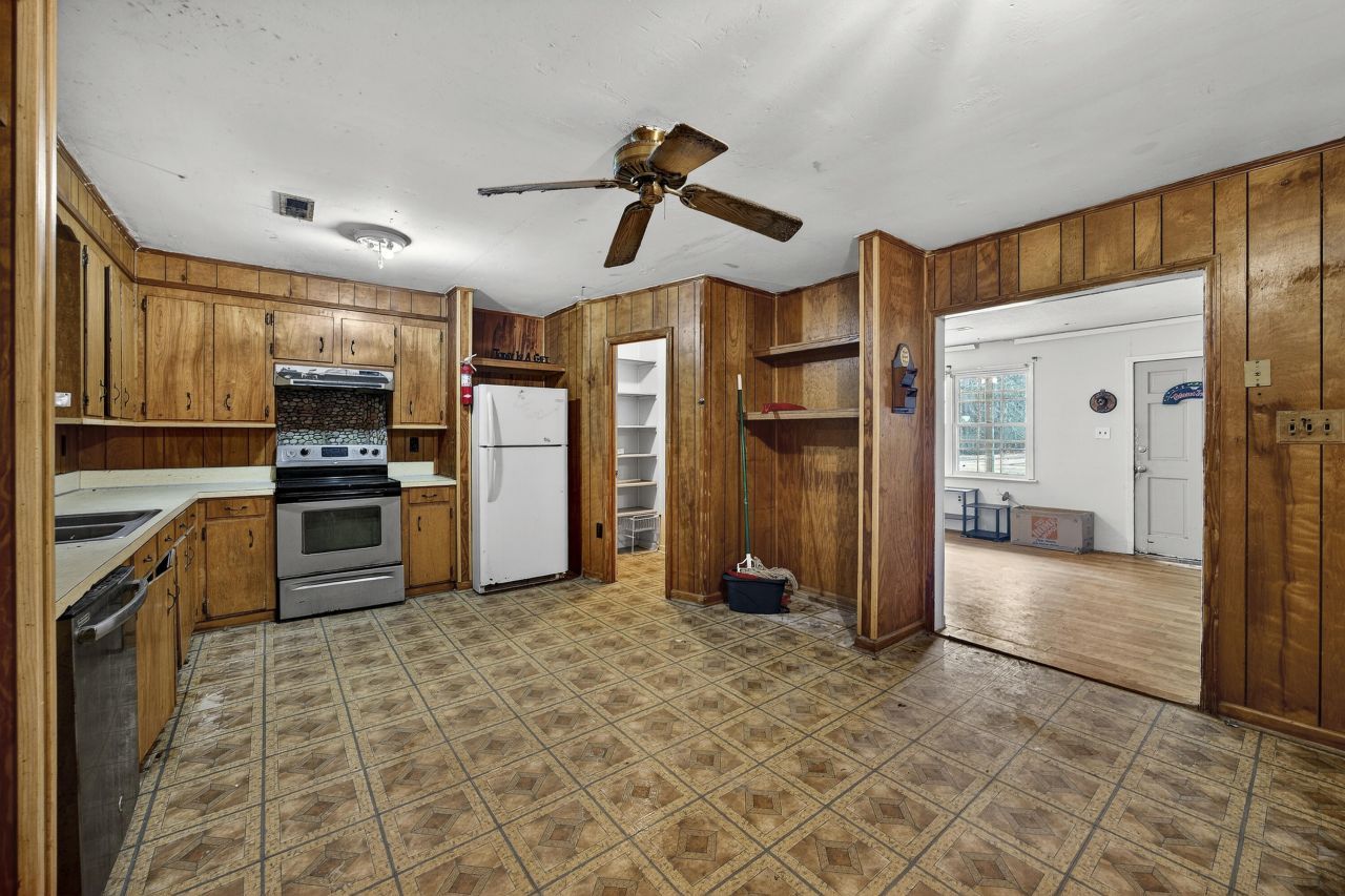 601 Levee Drive Photo 13