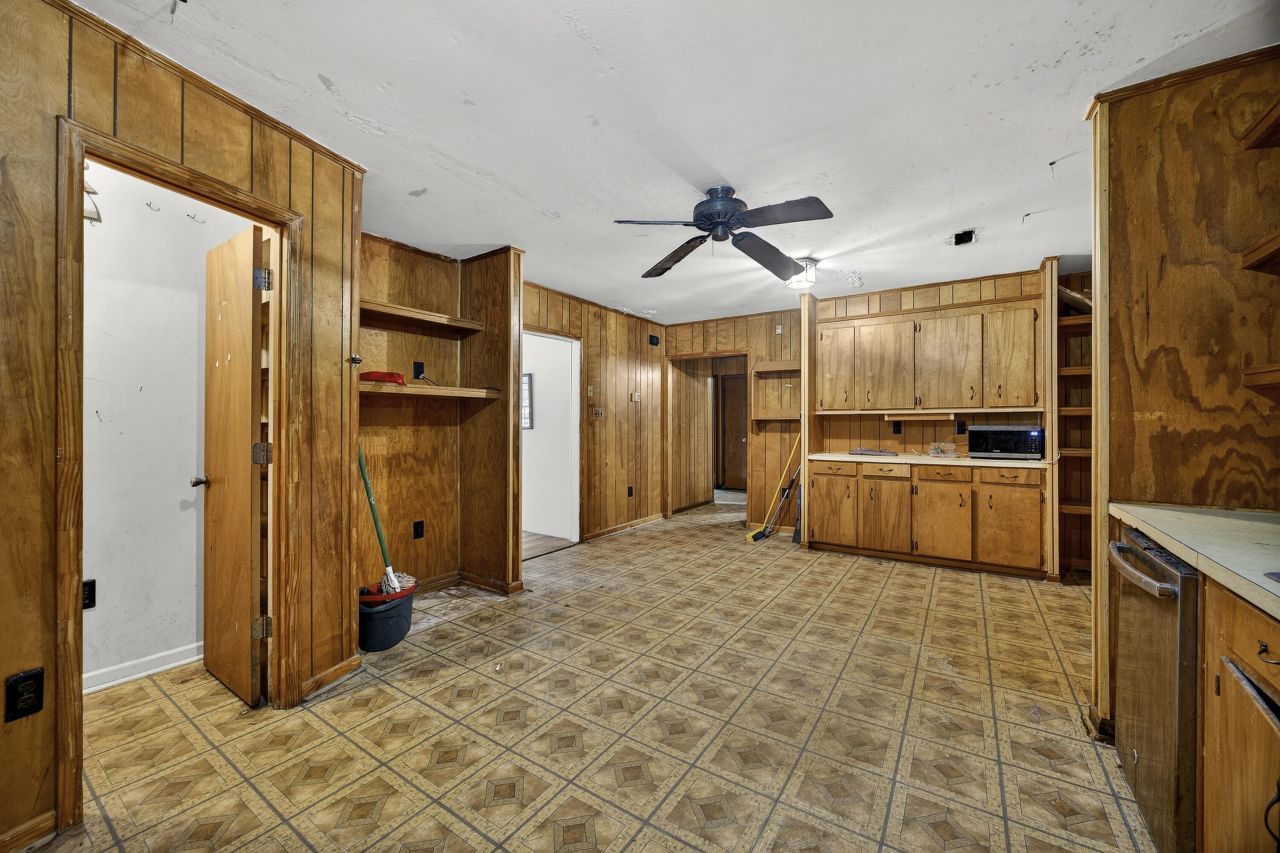 601 Levee Drive Photo 14